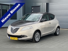 Lancia Y(psilon) - Ypsilon 0.9 TwinAir Platinum AUTOMAAT LEER NAVI