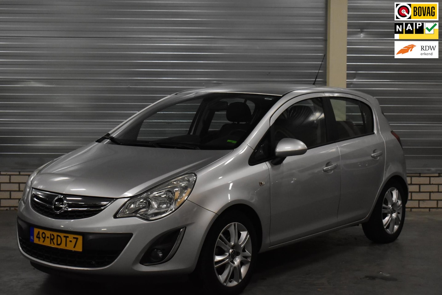 Opel Corsa - 1.4-16V Cosmo Vol Automaat + Stuur/Stoelverwarming|Climate Contro|Cruise Control| - AutoWereld.nl