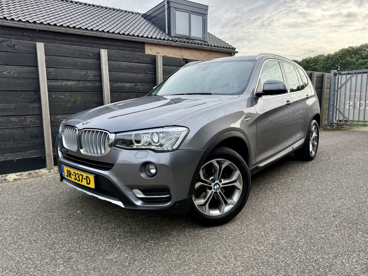 BMW X3 - xDrive20i Centennial High Executive dealer onderhouden - AutoWereld.nl