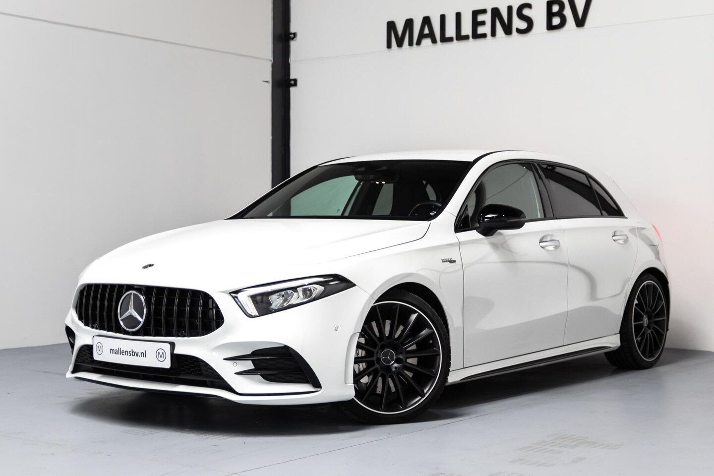 Mercedes-Benz A-klasse - AMG 35 4MATIC Premium BURMESTER/BTW/NIGHTP/DEALEROH/STOELV/19INCH - AutoWereld.nl