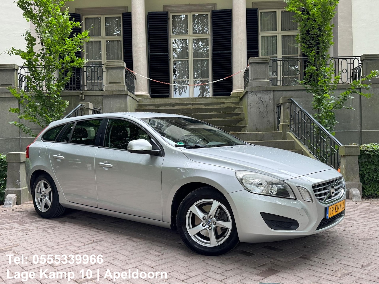 Volvo V60 - 1.6 T3 Kinetic Navi Climate Cruise Ctr Lmv Pdc Trekhaak - AutoWereld.nl