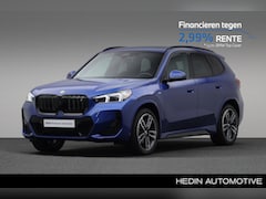 BMW iX1 - xDrive30 67 kWh | Comfort Access | Glazen panoramadak | Extra getint glas in achterportier