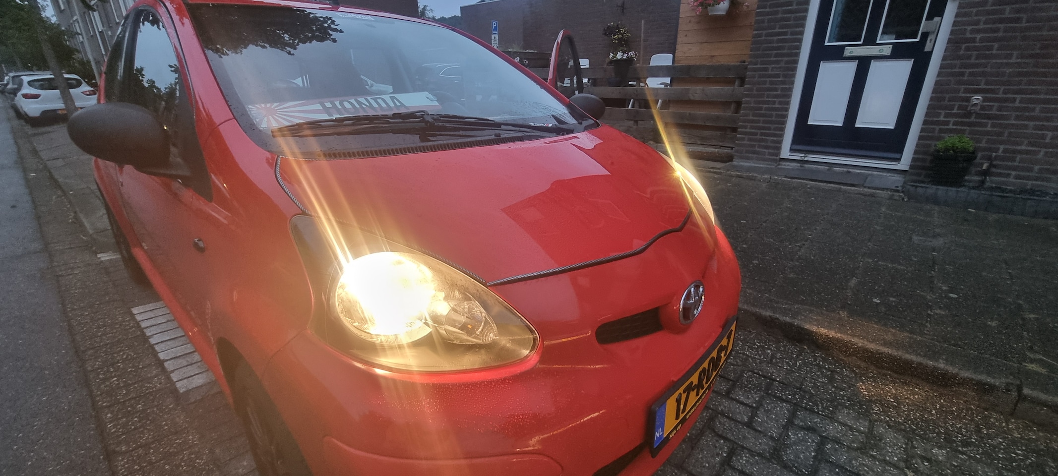 Toyota Aygo - 1.0-12V Now Mooie Toyota Aygo met weinig kilometers. Lak in bijzonder mooie staat. Geen putjes of deuk - AutoWereld.nl