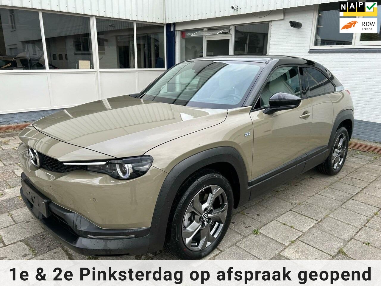 Mazda MX-30 - E-SkyActiv EV 145 Makoto 36 kWh OPEN DAK NAVI - AutoWereld.nl