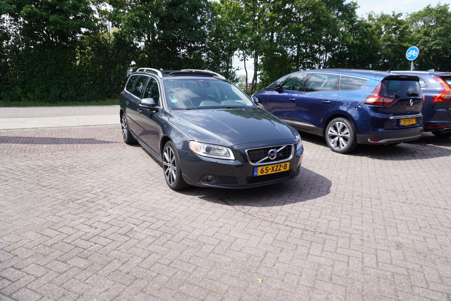 Volvo V70 - 1.6 T4 Limited Edition AUTOMAAT ADD CRUISE OPEN DAK CAMERA V+A LEER - AutoWereld.nl