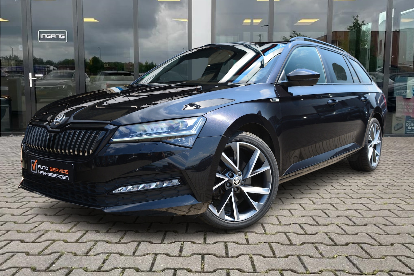 Skoda Superb Combi - 1.4 TSI iV Sportline | Camera | Trekhaak | 19 Inch | - AutoWereld.nl