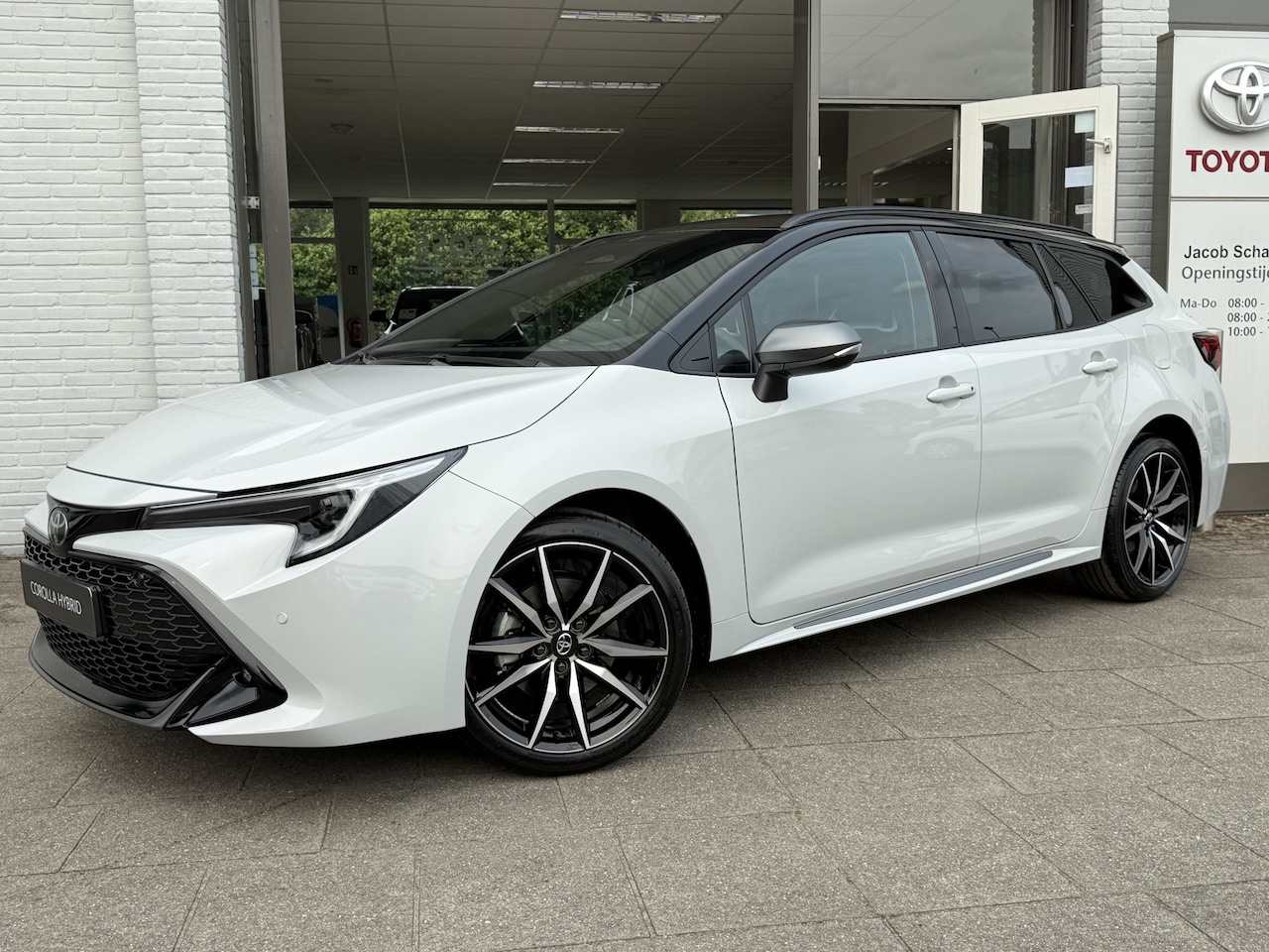 Toyota Corolla - Touring Sport Hybrid 180 GR Sport Automaat 178Pk | Nieuw | Blind Spot Monitor | 18 inch | - AutoWereld.nl