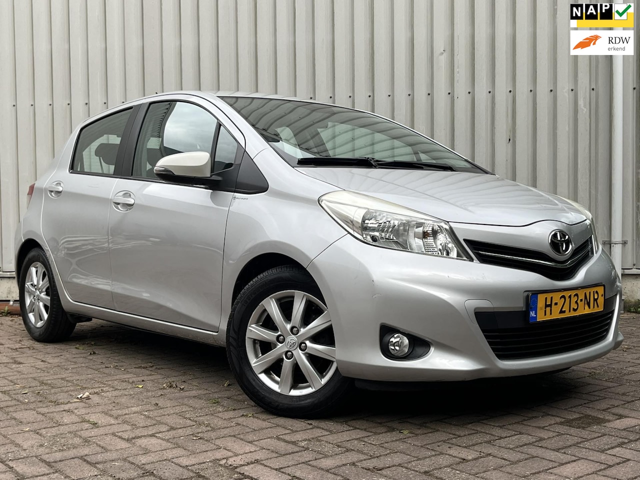 Toyota Yaris - 1.0 VVT-i Comfort Airco Navigatie - AutoWereld.nl