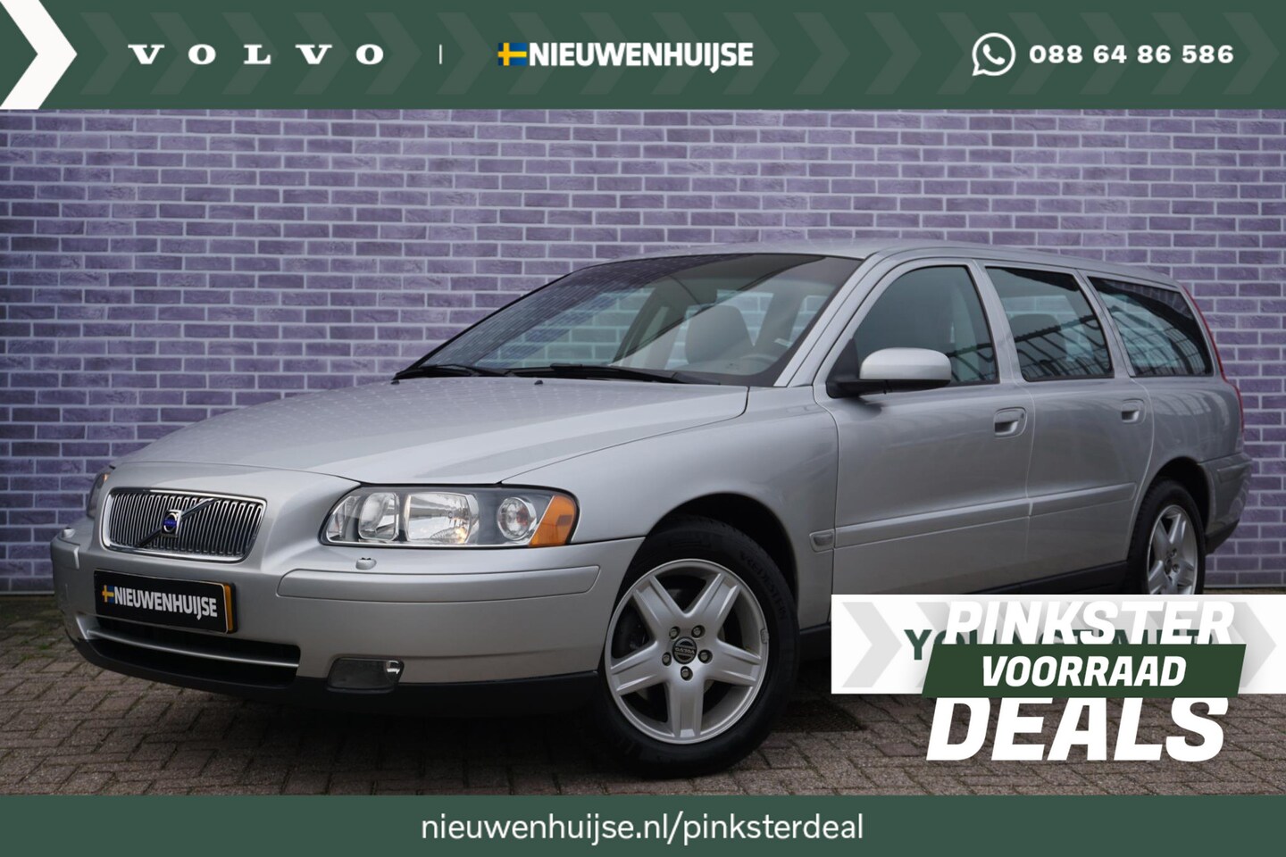 Volvo V70 - 2.4 Momentum | Young timer| Stoelverwarming | Trekhaak | Spoiler | Bluetooth | Nederlandse - AutoWereld.nl