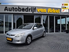 Hyundai i30 - 1.6i Dynamic