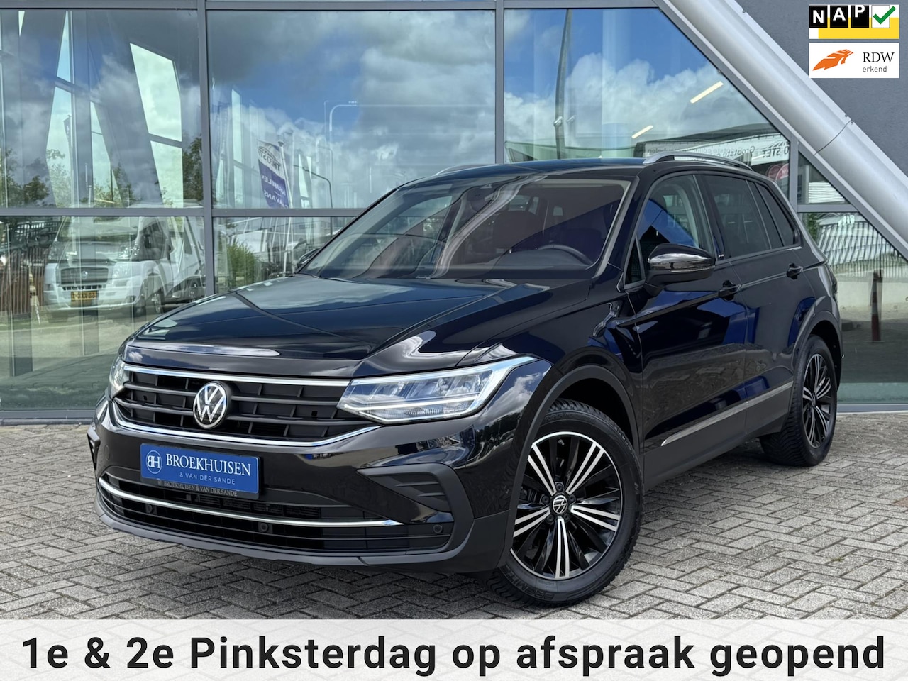 Volkswagen Tiguan - 1.5 TSI Active Camera / Stoel-Stuur Verwarming / Adaptive Cruise - AutoWereld.nl