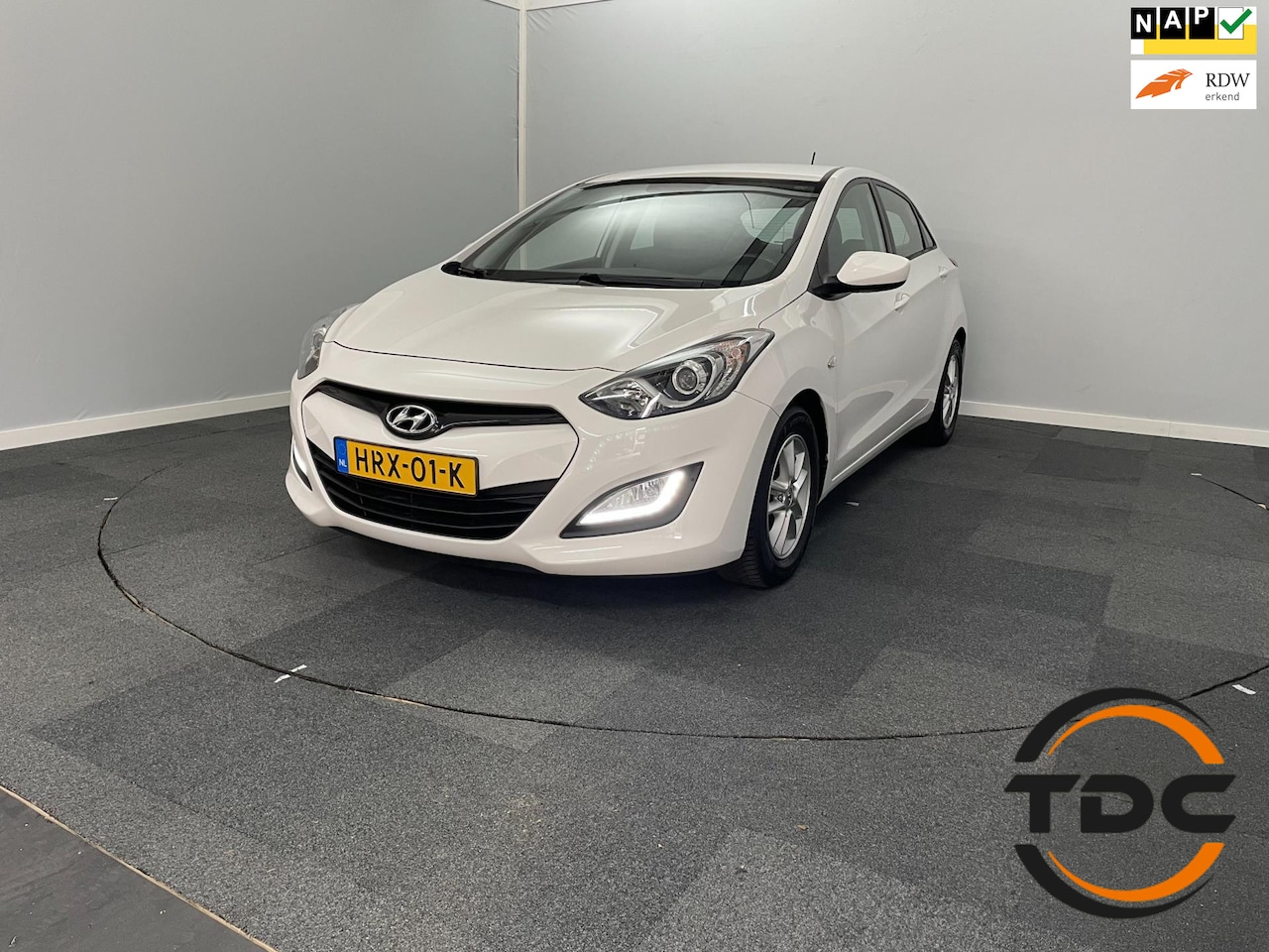Hyundai i30 - 1.4 AIRCO PDC LMV - AutoWereld.nl