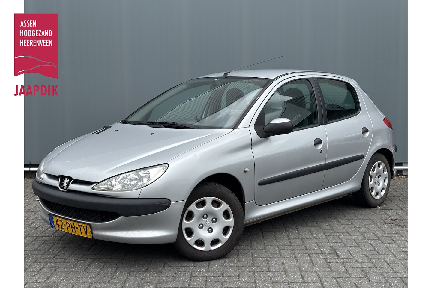 Peugeot 206 - BWJ 2004 1.4 Pop' Art TREKHAAK / CENTR. VERGR. / ELEK. RAMEN / STUURBEKR. MEENEEMPRIJS! - AutoWereld.nl