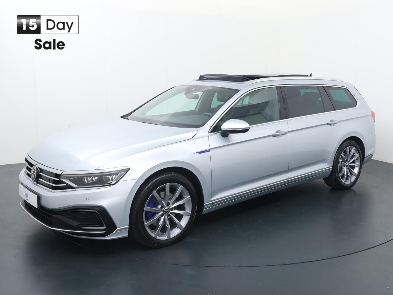 Volkswagen Passat Variant - 1.4 TSI PHEV GTE Business | 218 PK | SoH 100% | Trekhaak | Panoramadak | Achteruitrijcamer - AutoWereld.nl