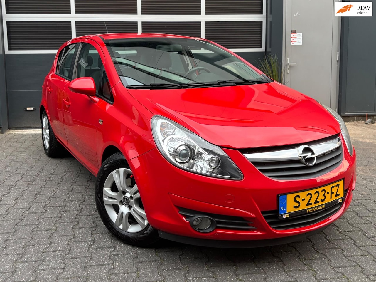 Opel Corsa - 1.4-16V Color Edition APK CRUISE AC - AutoWereld.nl