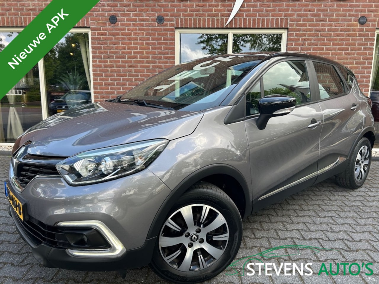 Renault Captur - 0.9 TCe Zen NIEUWE APK / NAVI / AIRCO / KEYLESS / CRUISE / LMV / - AutoWereld.nl