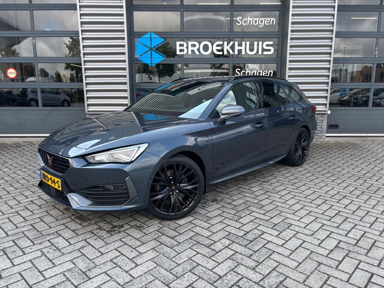 CUPRA Leon Sportstourer - 1.4 245 pk e-Hybrid VZ Performance | Achteruitrijcamera | Apple Carplay/Android Auto|telef - AutoWereld.nl