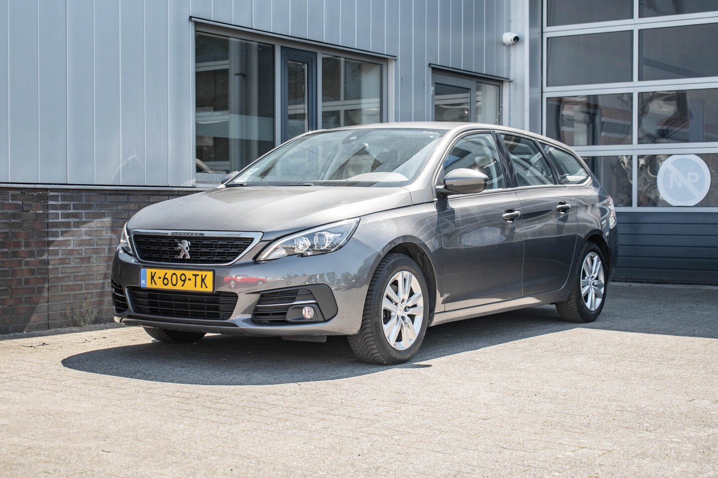 Peugeot 308 SW - 1.2 PureTech Blue Lease Active 1.2 PureTech Blue Lease Active - AutoWereld.nl
