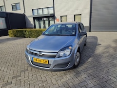 Opel Astra - 1.4 Essentia bj 2005 airco