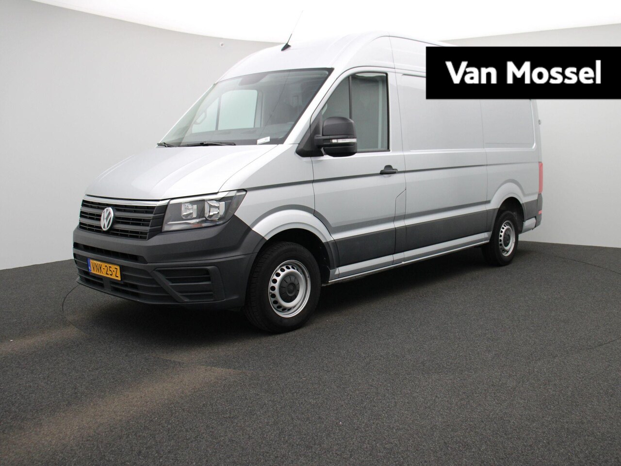 Volkswagen Crafter - 30 2.0 TDI L3H2 Economy Business | Airco | Cruise control | Camera | Radio | Bluetooth | - AutoWereld.nl