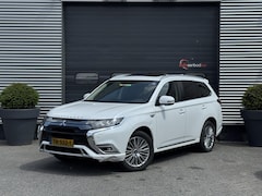 Mitsubishi Outlander - 2.4 PHEV Intense+ | Panoramadak | Camera | DAB | 18 Inch Lichtmetalen Velgen | Carplay |