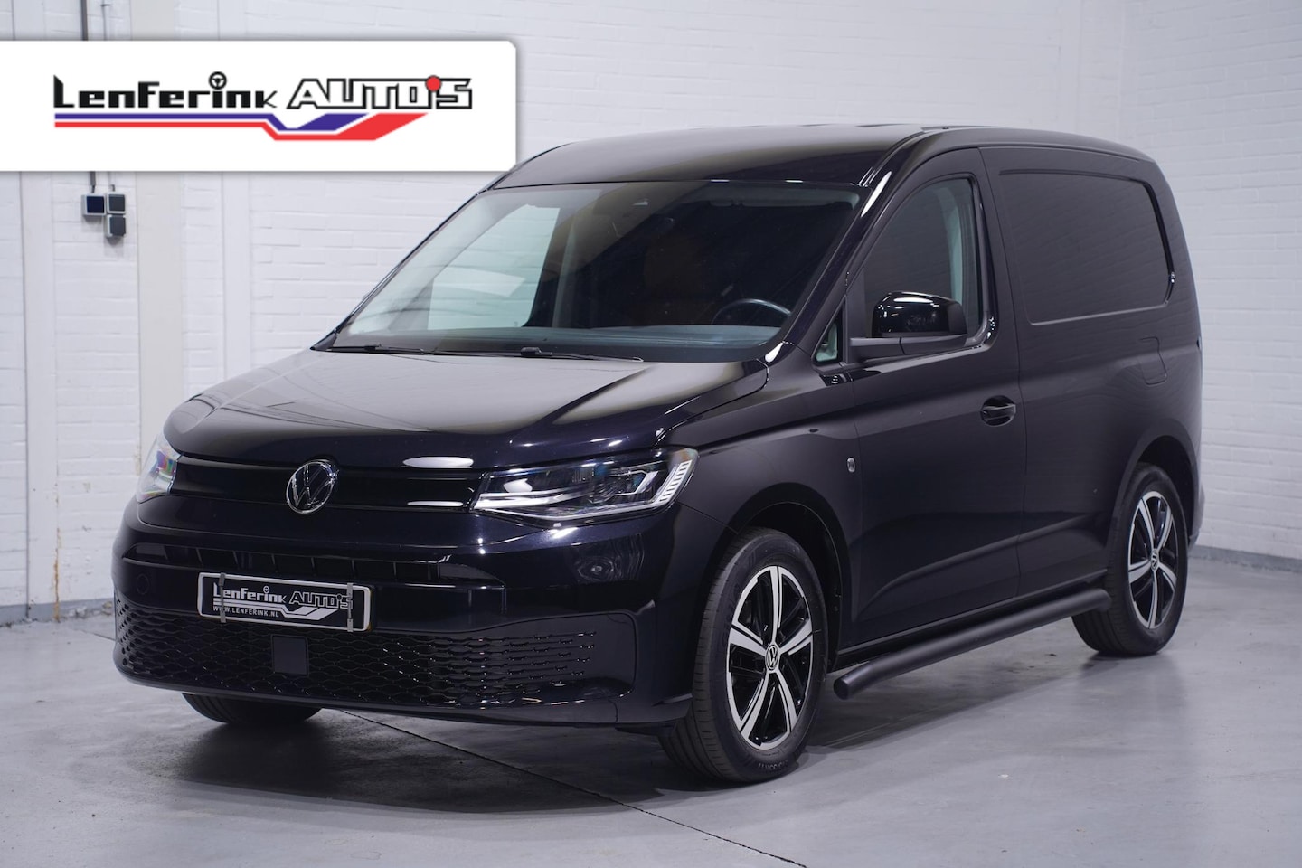 Volkswagen Caddy Cargo - 2.0 TDI Exclusive L1 Bruin Leder, LED Koplampen Navi, Camera, Trekhaak, Sidebars Zwart, 2- - AutoWereld.nl