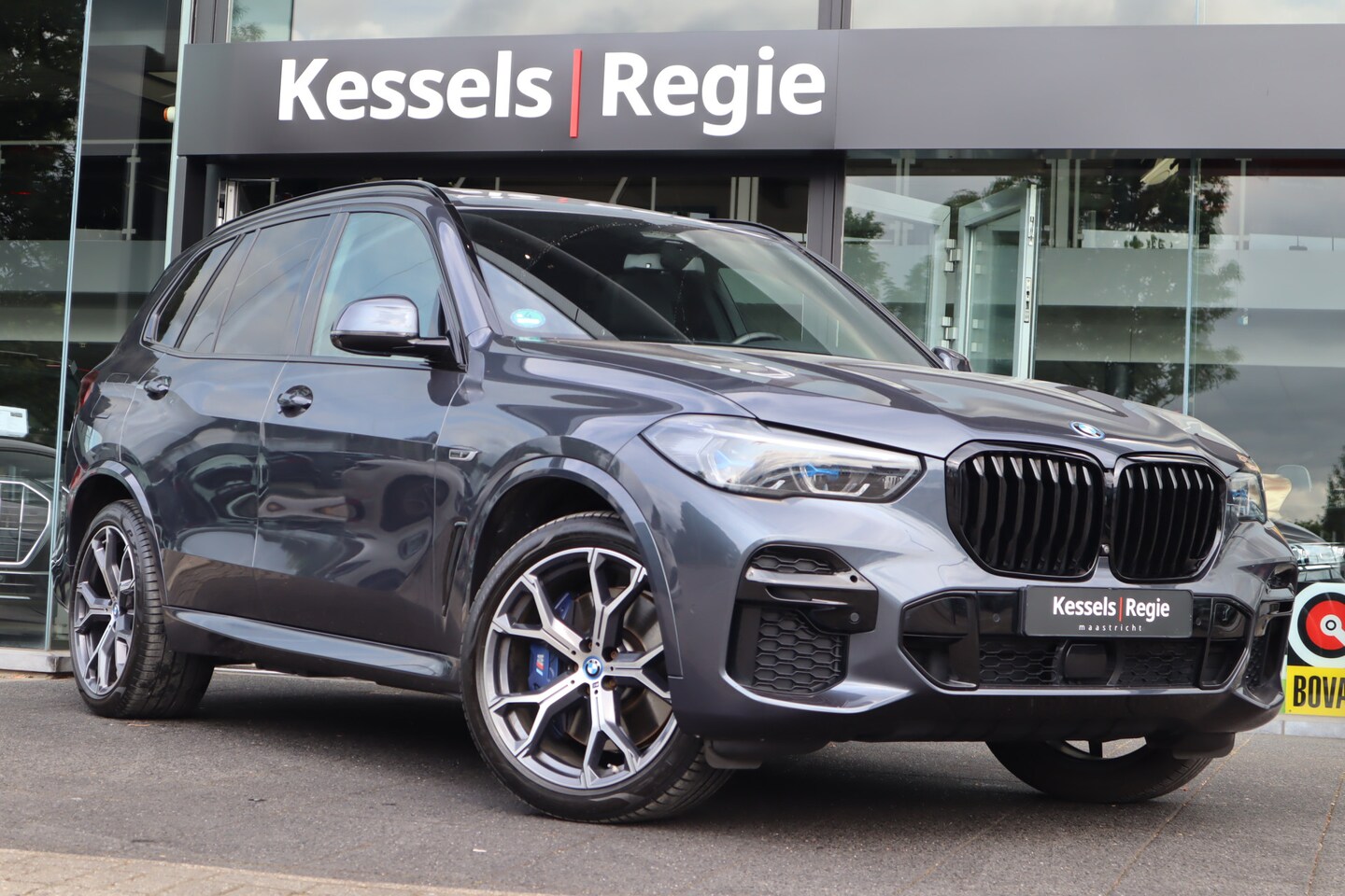 BMW X5 - xDrive45e M-sport Panoramadak Led Navi Leer Luchtvering - AutoWereld.nl