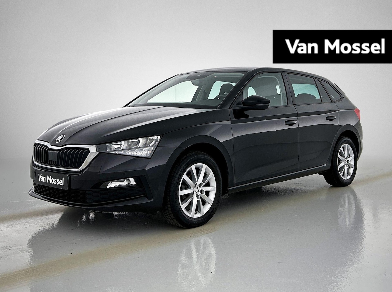 Skoda Scala - 1.0 TSI 70kW Ambition Navigatie | lichtmetalen velgen | Parkeersensoren - AutoWereld.nl