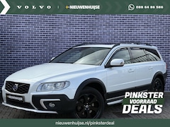 Volvo XC70 - 2.0 T5 FWD Summum | Bi-Xenon koplampen | Trekhaak | Schuif kantel dak | Standkachel | 18"G