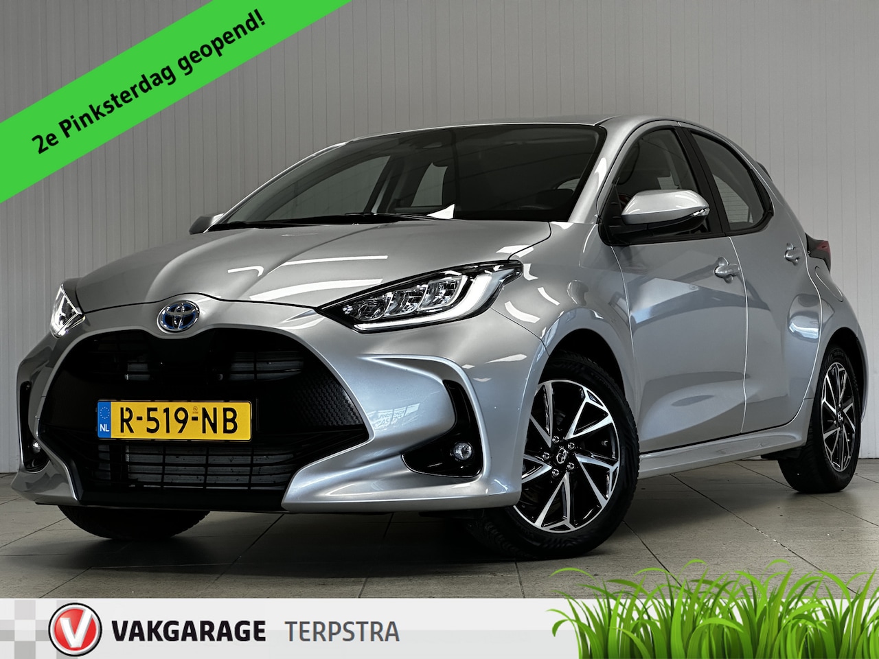 Toyota Yaris - 1.5 Hybrid Dynamic/ Keyless/ 15'' LMV/ LED Koplampen/ DAB+/ Lane-Assist./ Camera/ Clima/ C - AutoWereld.nl