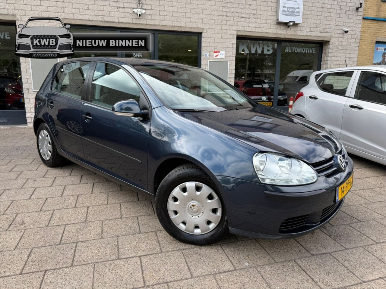Volkswagen Golf - 1.6 FSI 5Deurs Trekhaak Airco Dealerodh - AutoWereld.nl