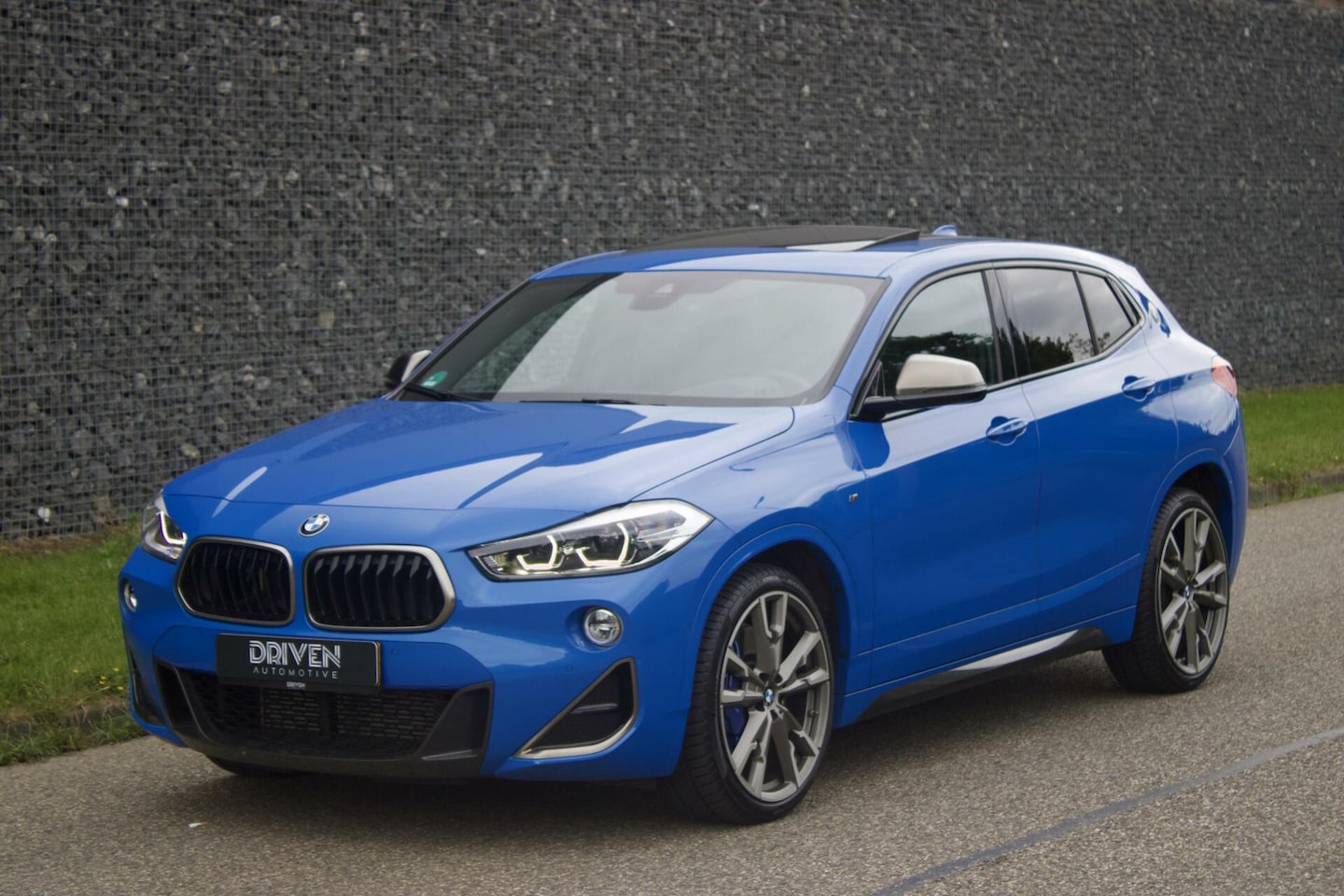 BMW X2 - M35i High Executive | Pano - H/K - HeadUp - Alcantara - AutoWereld.nl