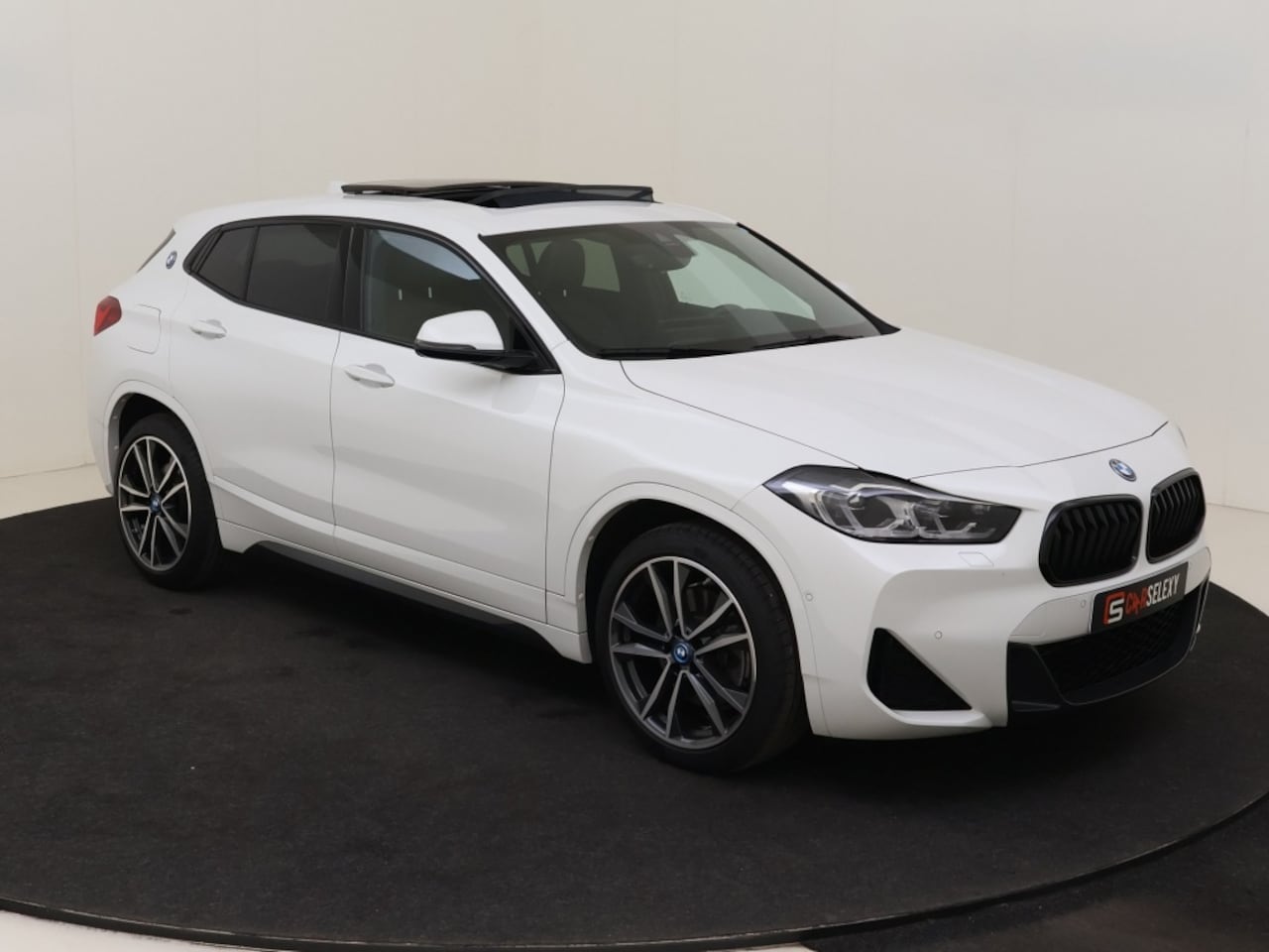BMW X2 - xDrive25e High Executive M-Sport: Luxe, Power en Plug-In Plezier - AutoWereld.nl