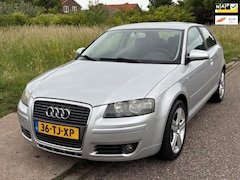 Audi A3 - 1.6 FSI Attraction 3-Drs ECC Audio/CD Electric pakket LMV 17" ABS Cruisecontrol TCS ESP EB