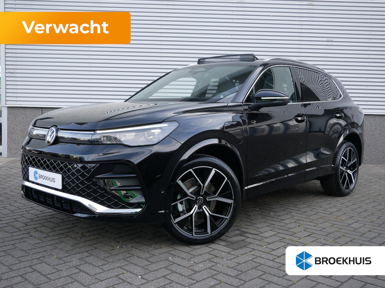 Volkswagen Tiguan - R-Line Edition - eHybrid | 'App-Connect' draadloze smartphone integratie | Afstandscontrol - AutoWereld.nl