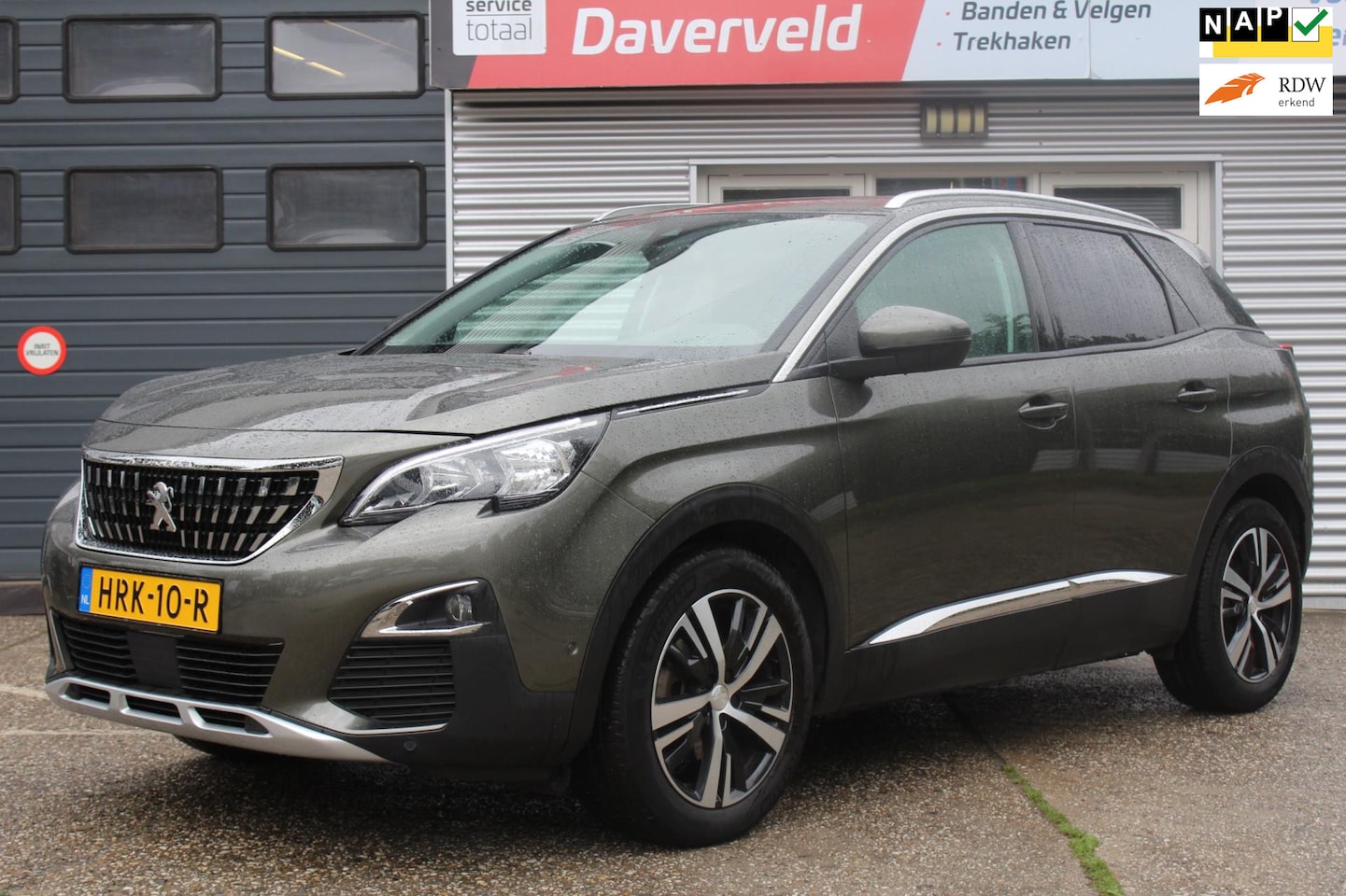 Peugeot 3008 - 1.2 PureTech Crossway 5-deurs navigatie, camera, getint glas, led dagrijlicht, nette zuini - AutoWereld.nl