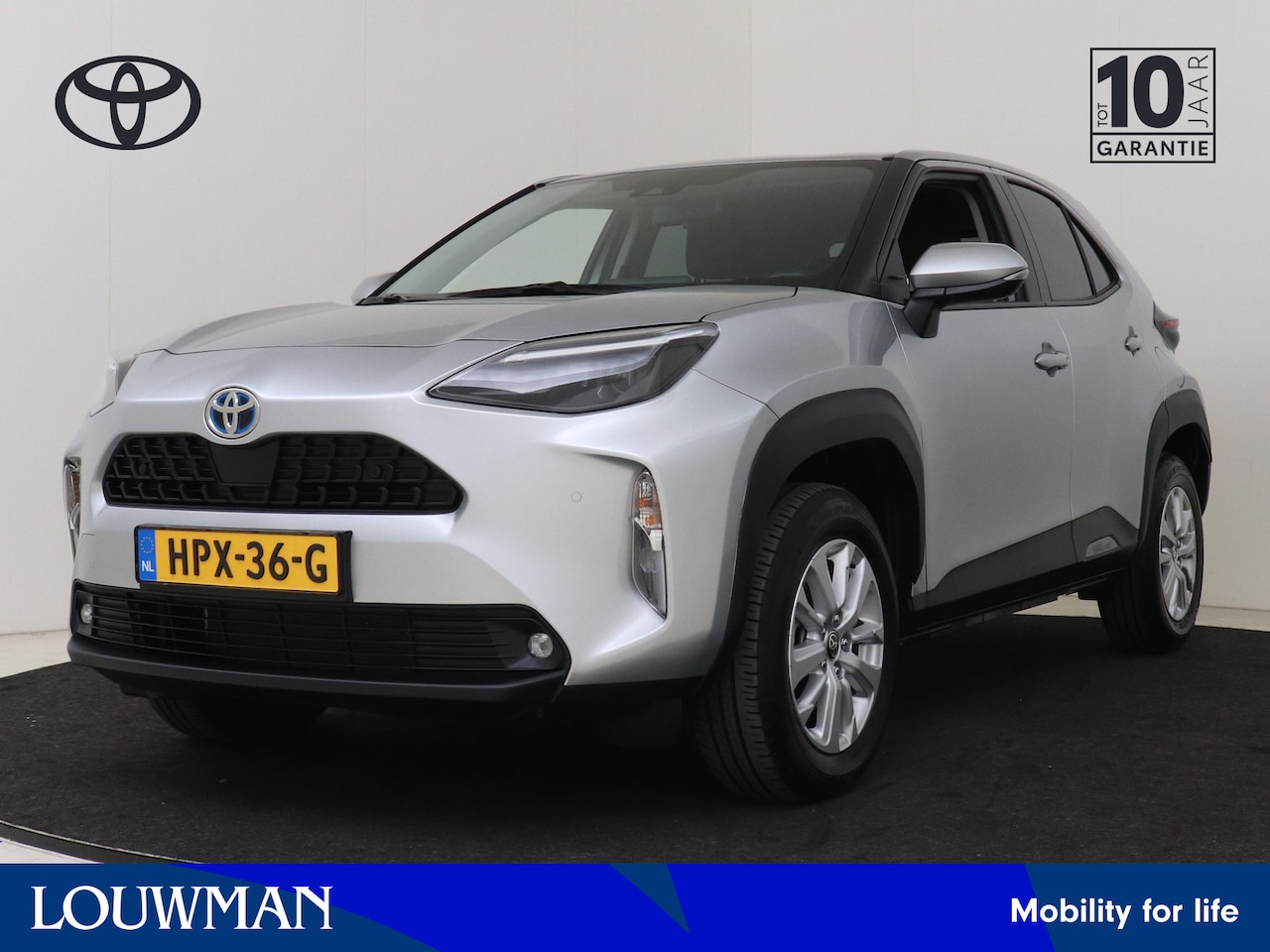 Toyota Yaris Cross - 1.5 Hybrid Active | Camera | LM velgen | Privacy Glass | Metallic | - AutoWereld.nl