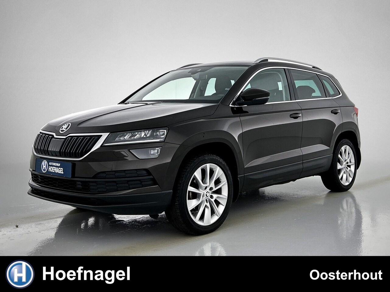 Skoda Karoq - 1.5 TSI ACT Style Automaat | Camera | Adaptive Cruise Control | Stoelverwarming | Apple Ca - AutoWereld.nl