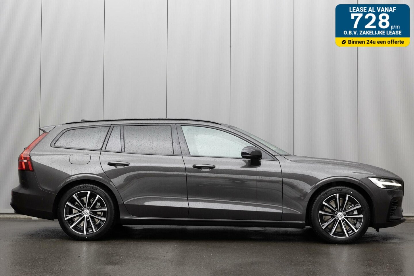 Volvo V60 - 2.0 T6 Plug-in hybrid AWD Plus Dark|H/K Audio|360 Camera|Leer| - AutoWereld.nl