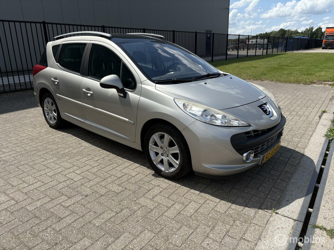 Peugeot 207 SW - 1.6 VTi XS Première 1.6 VTi XS Première - AutoWereld.nl
