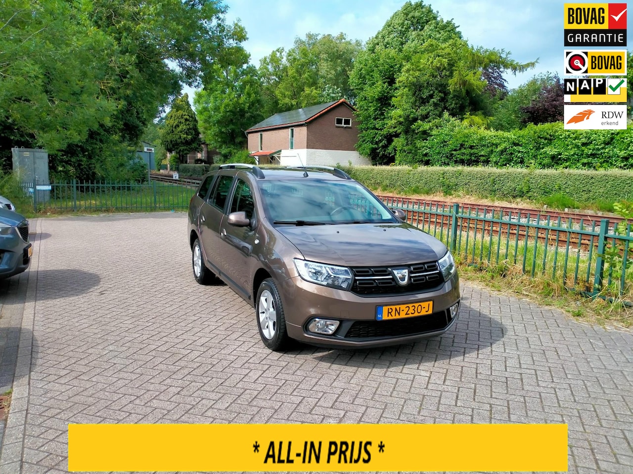 Dacia Logan MCV - 0.9 TCe Laureate LPG G3 trekhaak airco navi ALLINPRIJS - AutoWereld.nl