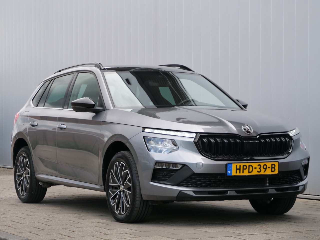 Skoda Kamiq - 1.0 TSI 116pk Monte Carlo Automaat 17Inch / LED / Sporstoelen / Panoramadak - AutoWereld.nl