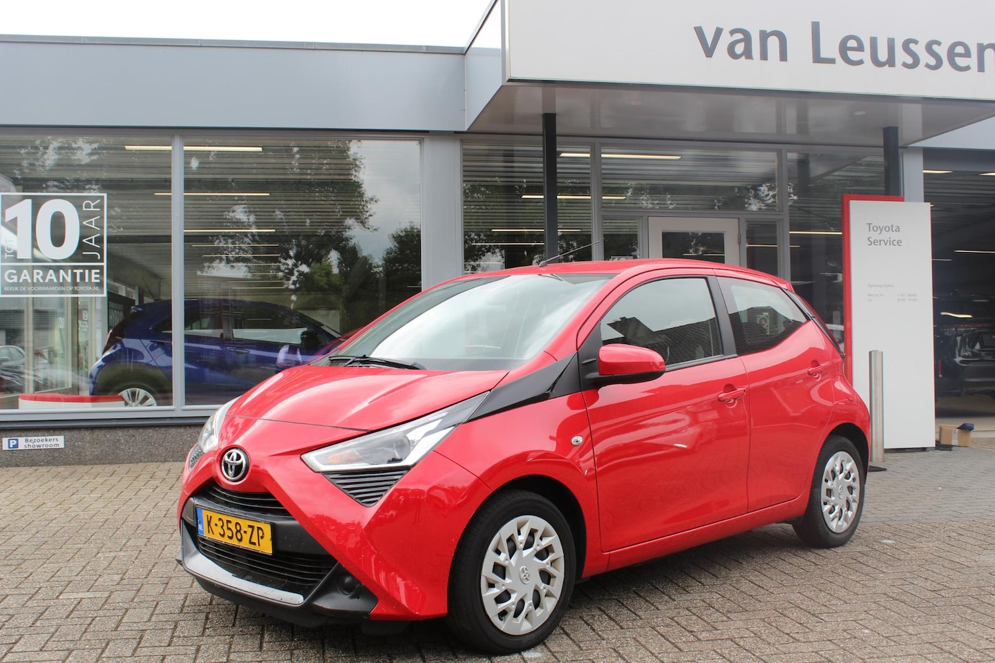 Toyota Aygo X - X-PLAY 5-DEURS CAMERA AIRCO EL-RAMEN USB - AutoWereld.nl