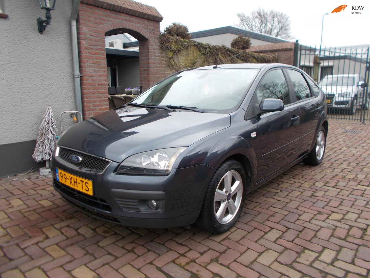 Ford Focus - 1.6-16V Futura 5drs bj 2007 zeer nette auto nwe apk - AutoWereld.nl