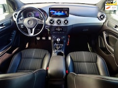 Mercedes-Benz B-klasse - 180 AMG Prestige // Scherm-Groot / apple car play