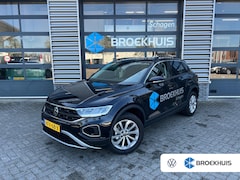 Volkswagen T-Roc - 1.5 TSI 150 pk Life Edition 7-DSG | Trekhaak | Navigatie | Automatische Airco |