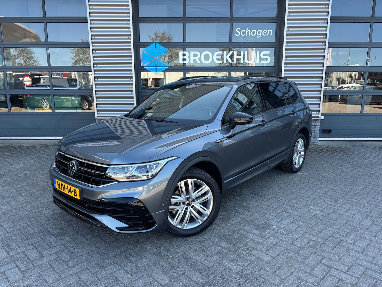 Volkswagen Tiguan Allspace - 2.0 TSI 190 pk 4-Motion R-line 7-prs 7-DSG | Trekhaak | Elektrische A-klep | - AutoWereld.nl