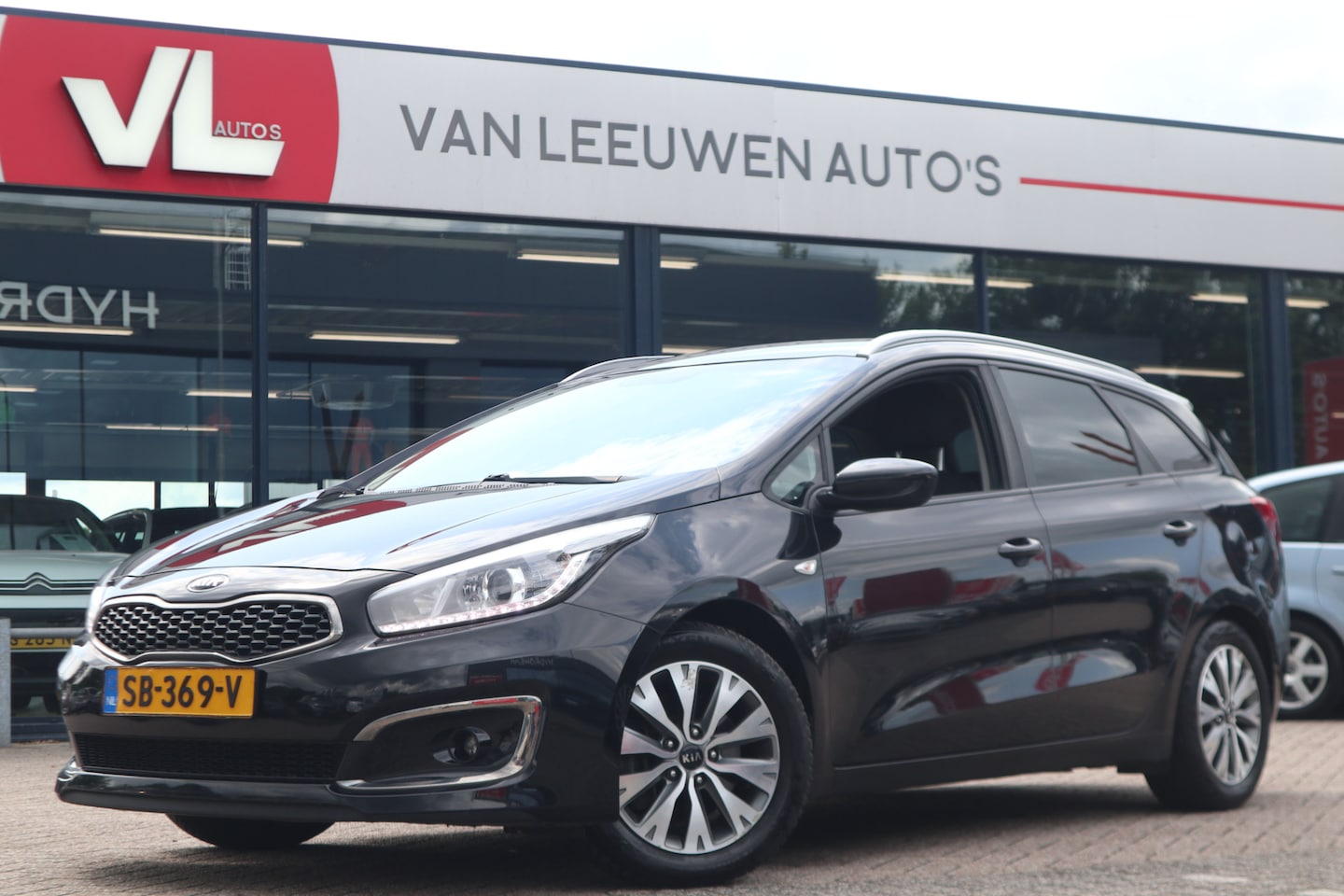 Kia Cee'd Sportswagon - 1.0 T-GDi ComfortPlusLine Navigator | Trekhaak | Navi | Airco - AutoWereld.nl