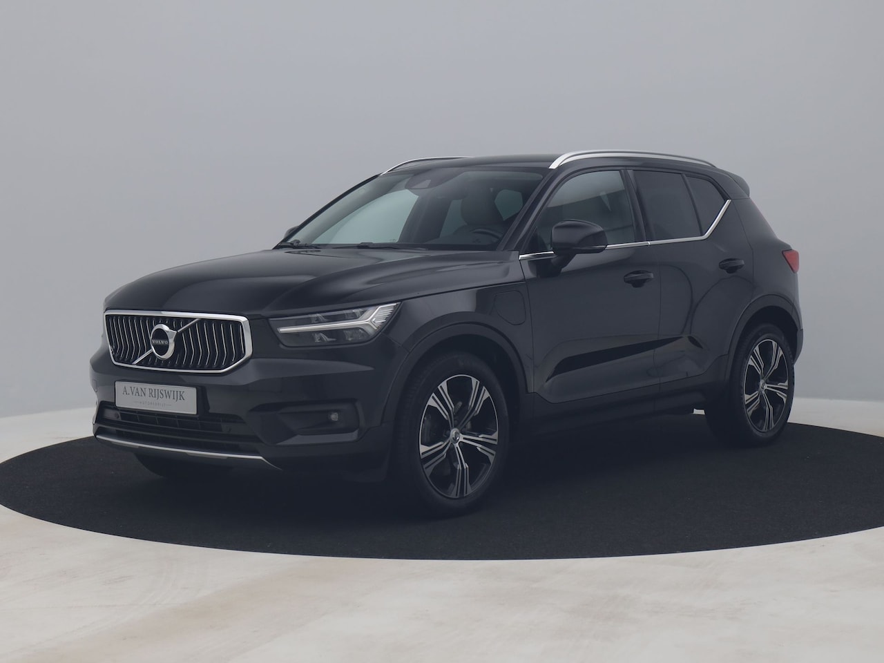 Volvo XC40 - 1.5 T4 Recharge Inscription | CAMERA | VOL LEDER | KEYLESS - AutoWereld.nl