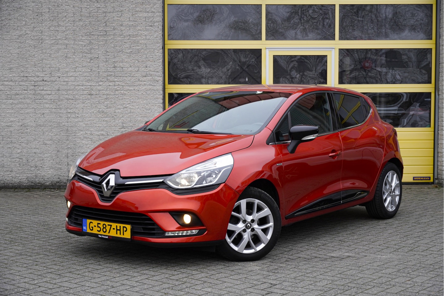 Renault Clio - 0.9 TCe 5drs Limited BJ2019 Lmv 16" | Led | Pdc | Navi | Keyless entry | Airco | Cruise co - AutoWereld.nl